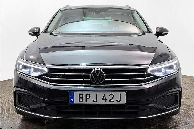 Begagnad VW Passat Business 218 HK (160 kW) 2022 Svart Kombi