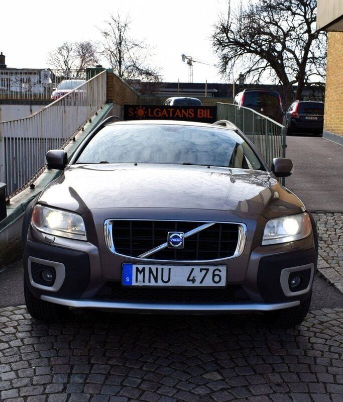 Grå Begagnad 2009 Volvo XC70 Momentum SUV | 74 800 kr (Superpris) - Bild 1/4