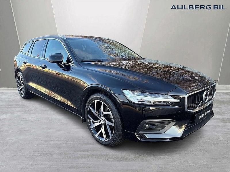 Svart Begagnad 2019 Volvo V60 Momentum Kombi | 304 500 kr (Bra pris) - Bild 1/3