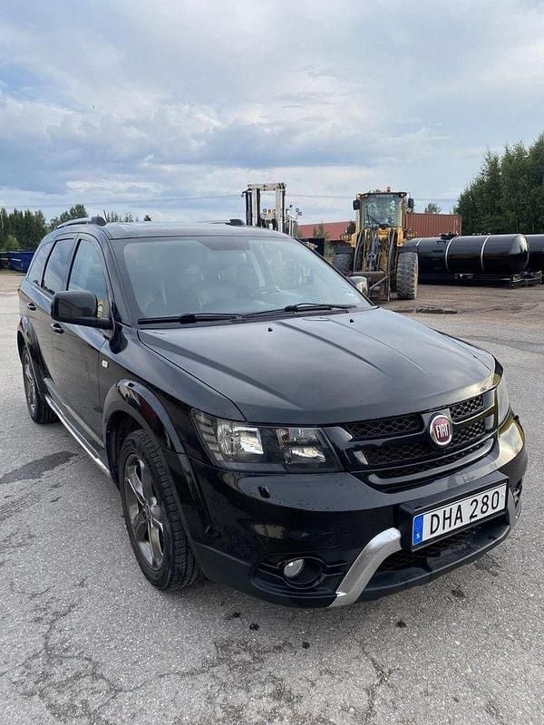 Svart Begagnad 2015 Fiat Freemont SUV | 95 500 kr (Marknadspris) - Bild 1/4