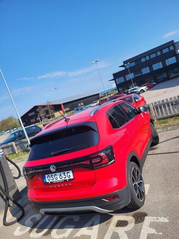 Röd Begagnad 2020 VW T-Cross GT SUV | 208 900 kr (Marknadspris) - Bild 1/4