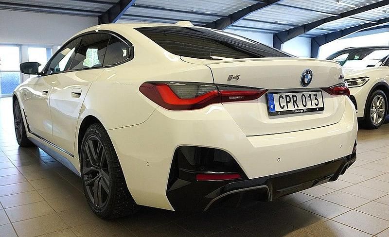 Begagnad BMW i4 M Sport 442 kW (601 HK) 2024 Vit Sedan