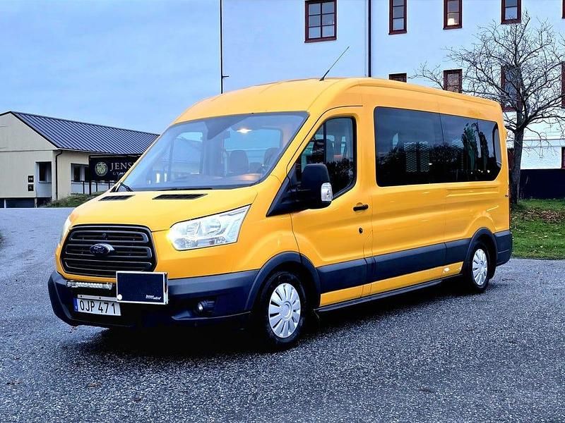 Vit (gul) Begagnad 2017 Ford Transit Kombi | 79 900 kr - Bild 1/4