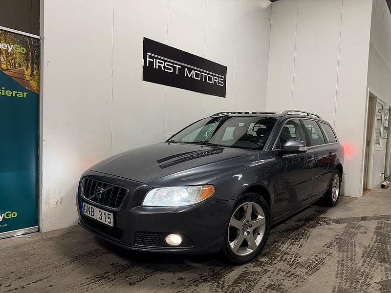 Grå Begagnad 2007 Volvo V70 Summum Kombi | 69 900 kr (Marknadspris) - Bild 1/4