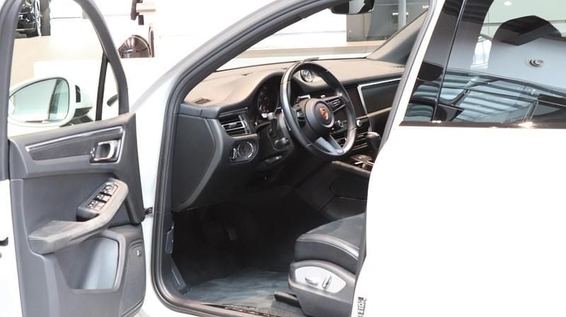 Begagnad Porsche Macan GTS 446 HK (328 kW) 2023 Ljusgrå SUV