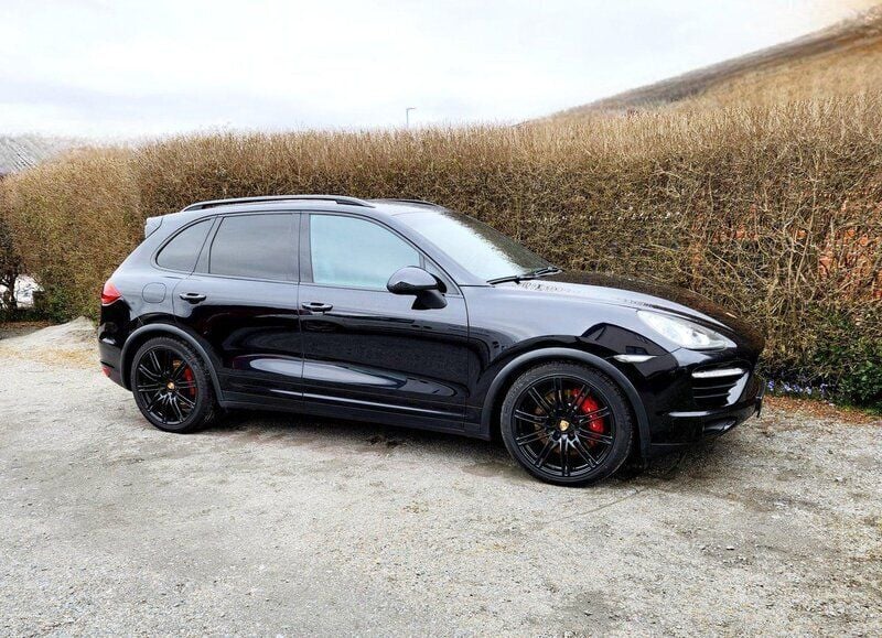 Svart Begagnad 2011 Porsche Cayenne Turbo SUV | 275 000 kr - Bild 1/4