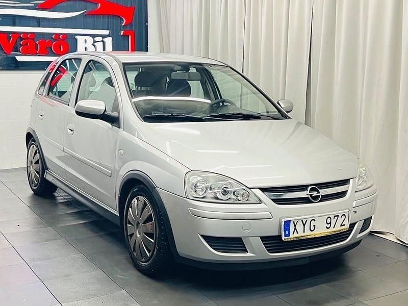 Grå Begagnad 2006 Opel Corsa Halvkombi | 29 900 kr (Marknadspris) - Bild 1/4