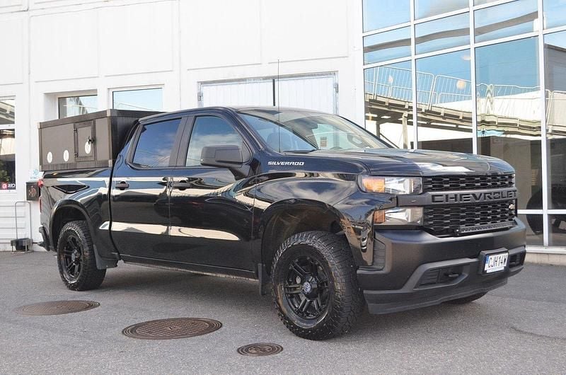 Svart Begagnad 2021 Chevrolet Silverado Van | 559 000 kr - Bild 1/4