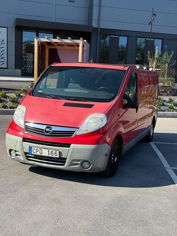 Röd Begagnad 2012 Opel Vivaro Van | 54 000 kr (Bra pris) - Bild 1/4