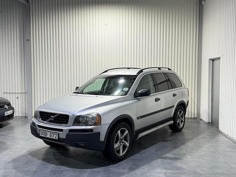 Grå Begagnad 2003 Volvo XC90 Standard SUV | 44 900 kr (Dyr) - Bild 1/4