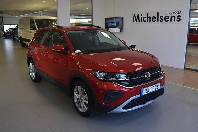 Röd Ny 2025 VW T-Cross Edition SUV | 328 500 kr (Marknadspris) - Bild 1/4