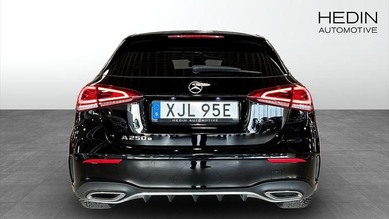 Begagnad Mercedes A250 2022 Halvkombi