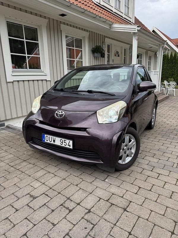 Begagnad 2009 Toyota iQ Halvkombi | 31 900 kr (Marknadspris) - Bild 1/4