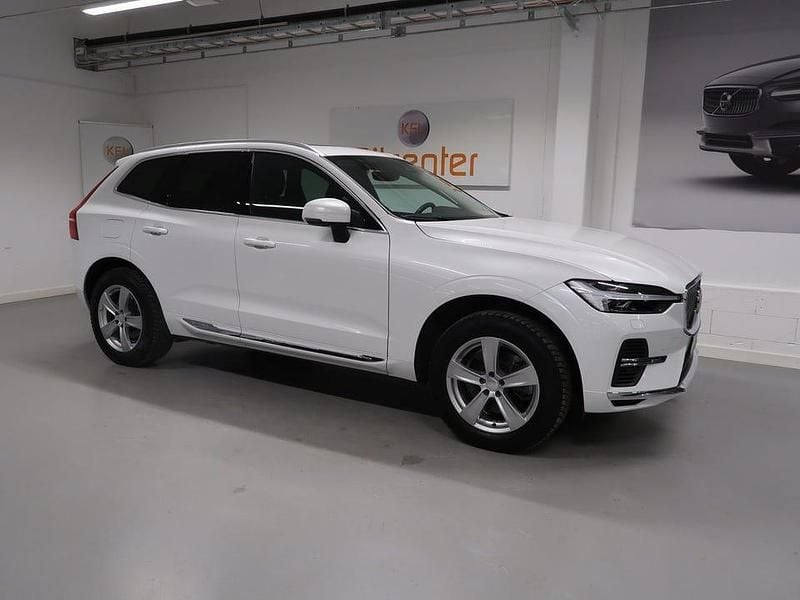 Begagnad Volvo XC60 350 HK (257 kW) 2023 Vit SUV