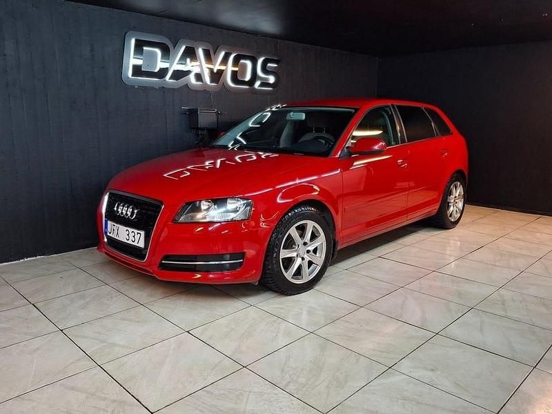 Begagnad Audi A3 Attraction 105 HK (77 kW) 2011 Röd Halvkombi