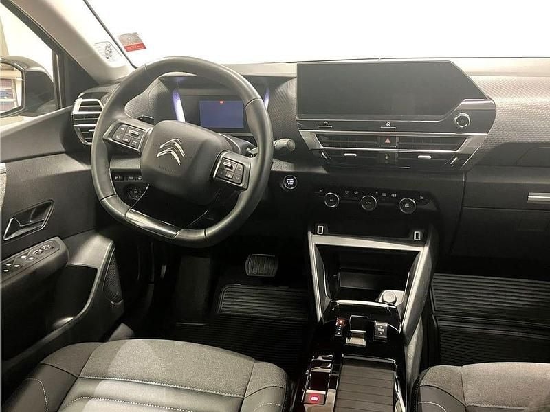 Begagnad Citroën C4 Shine 131 HK (96 kW) 2023 Svart Halvkombi