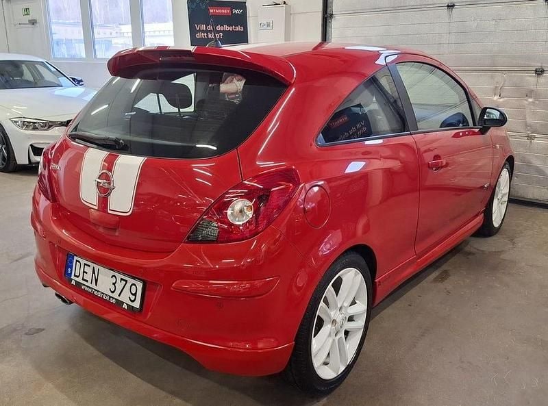 Begagnad Opel Corsa OPC 101 HK (74 kW) 2011 Röd Halvkombi