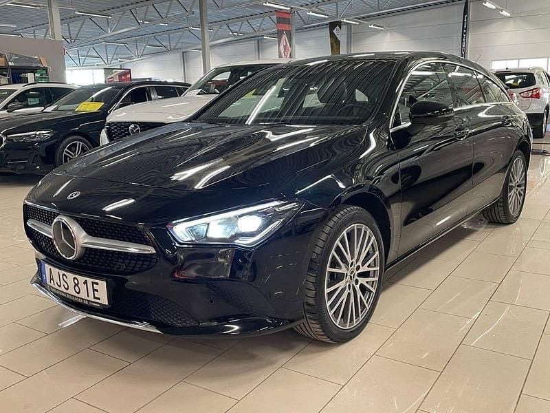 Svart Begagnad 2023 Mercedes CLA250 Shooting Brake Kombi | 339 000 kr (Marknadspris) - Bild 1/4