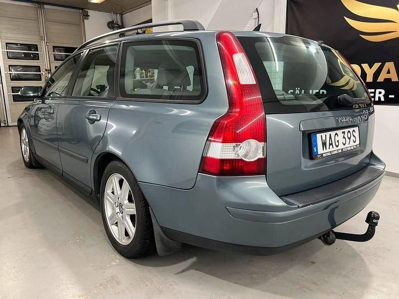 Begagnad Volvo V50 140 HK (102 kW) 2005 Grön Kombi