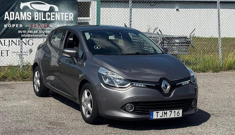 Grå Begagnad 2014 Renault Clio IV Halvkombi | 59 900 kr (Marknadspris) - Bild 1/4