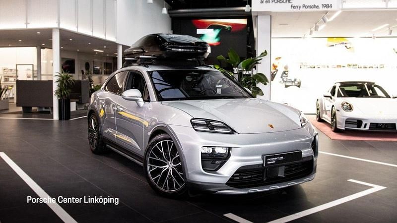 Silver Ny 2025 Porsche Macan SUV | 1 251 600 kr (Dyr) - Bild 1/4