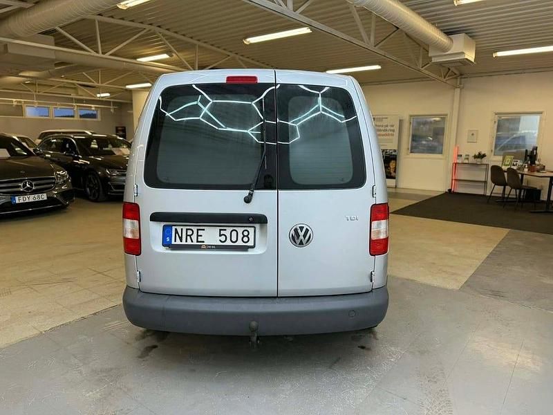 Begagnad VW Caddy 105 HK (77 kW) 2009 Silver Minibuss