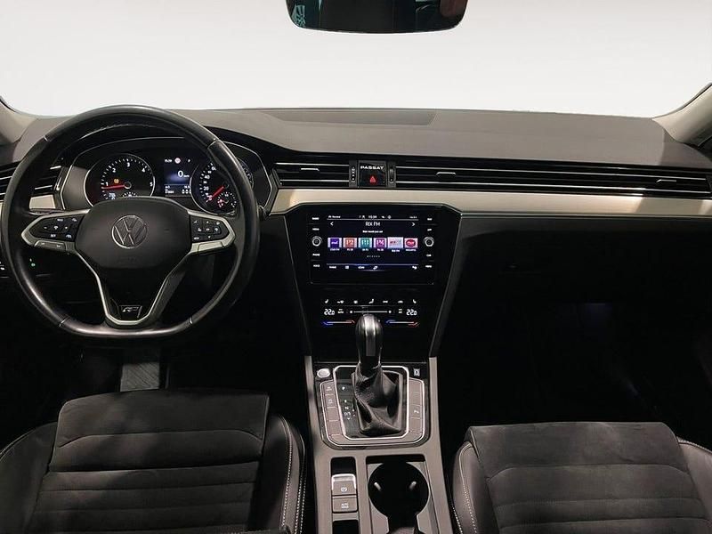 Begagnad VW Passat R-line 190 HK (139 kW) 2021 Vit Kombi