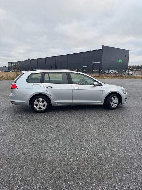 Begagnad VW Golf VII 110 HK (80 kW) 2016
