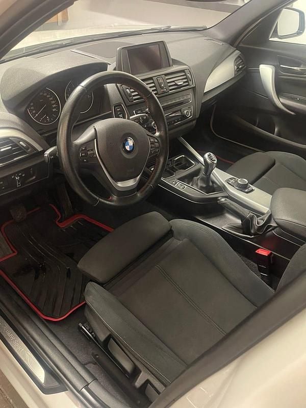 Begagnad BMW 118 170 HK (125 kW) 2012 Halvkombi