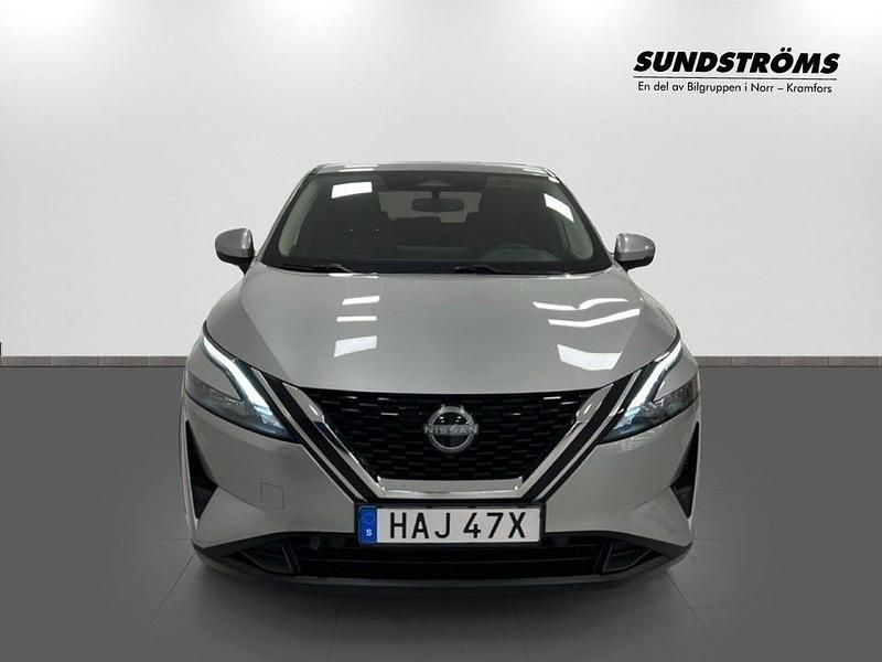 Begagnad Nissan Qashqai 158 HK (116 kW) 2023 Silver SUV