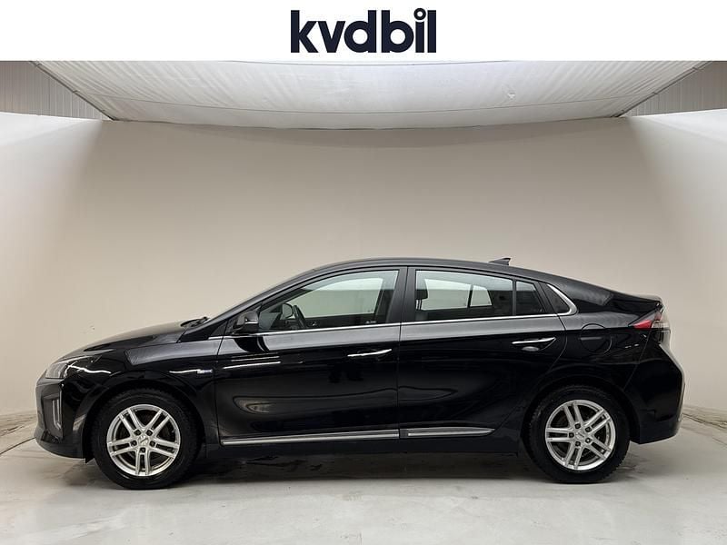 Begagnad Hyundai Ioniq Premium 100 kW (136 HK) 2020 Svart Halvkombi