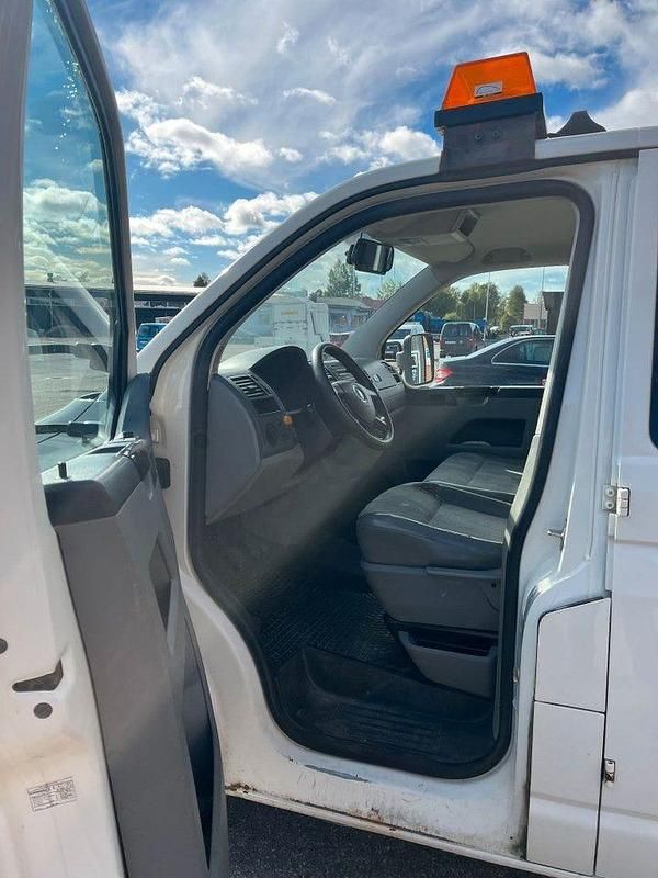 Begagnad VW T5 131 HK (96 kW) 2009 Vit Van