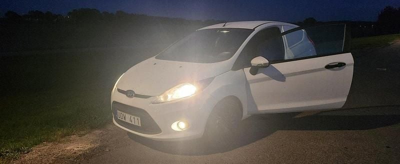 Begagnad 2011 Ford Fiesta Halvkombi | 22 000 kr - Bild 1/4