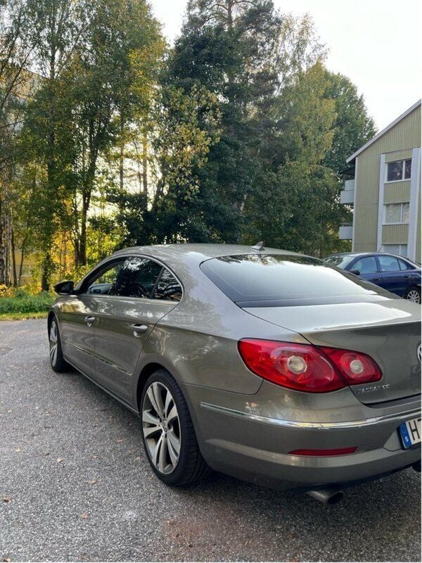 Brun Begagnad 2010 VW CC Sedan | 69 000 kr (Bra pris) - Bild 1/4