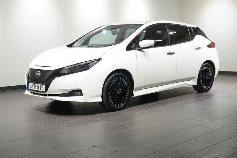 Okänd Begagnad 2023 Nissan Leaf 360º Halvkombi | 208 800 kr (Marknadspris) - Bild 1/4