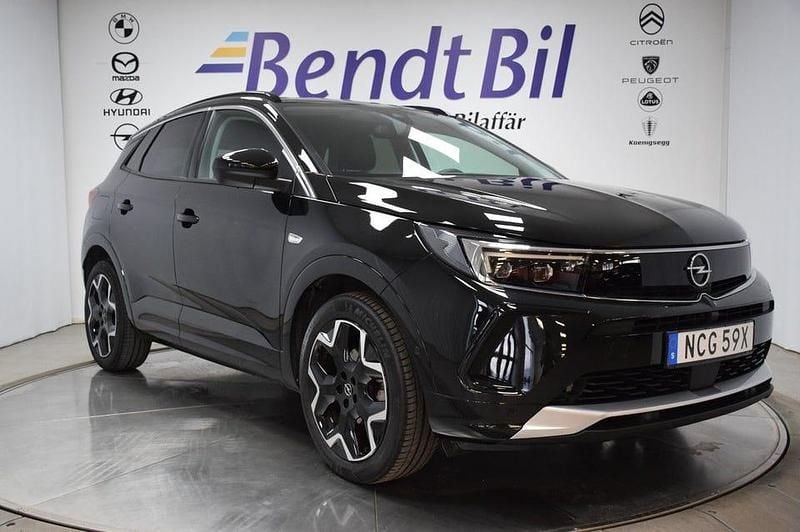 Svart Begagnad 2024 Opel Grandland X SUV | 259 500 kr (Marknadspris) - Bild 1/3