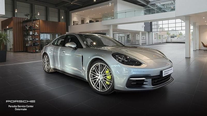 Begagnad Porsche Panamera 330 HK (242 kW) 2019 Silver Halvkombi