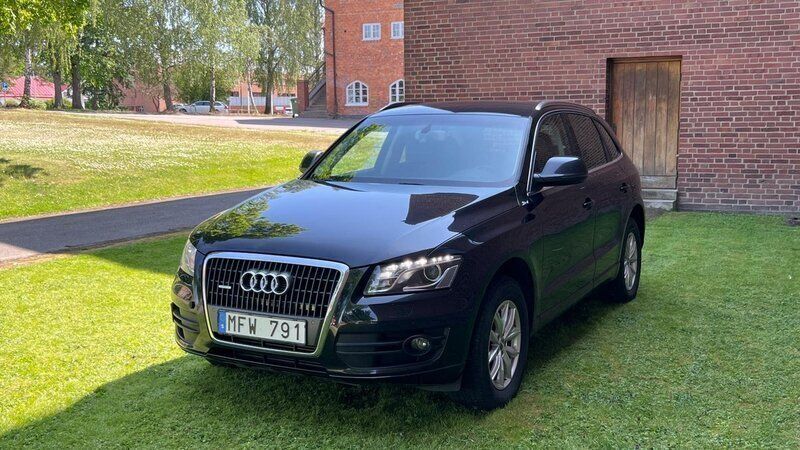 Svart Begagnad 2012 Audi Q5 Design SUV | 119 900 kr (Bra pris) - Bild 1/4