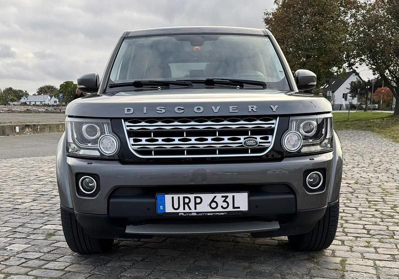 Grå Begagnad 2015 Land Rover Discovery 4 HSE SUV | 275 000 kr (Marknadspris) - Bild 1/4