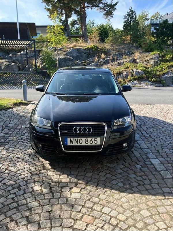 Svart Begagnad 2005 Audi A3 Sportback Halvkombi | 49 000 kr (Marknadspris) - Bild 1/4