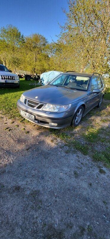 Grå Begagnad 2003 Saab 9-5 Aero Kombi | 17 000 kr (Bra pris) - Bild 1/4