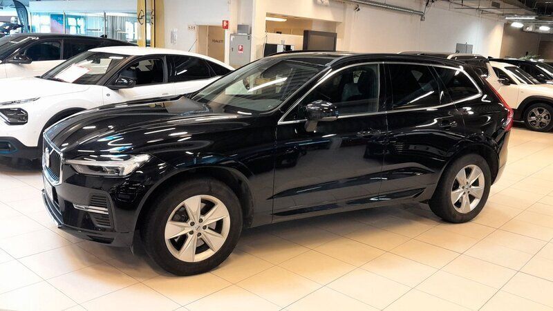 Svart Begagnad 2022 Volvo XC60 Momentum SUV | 374 900 kr (Marknadspris) - Bild 1/4