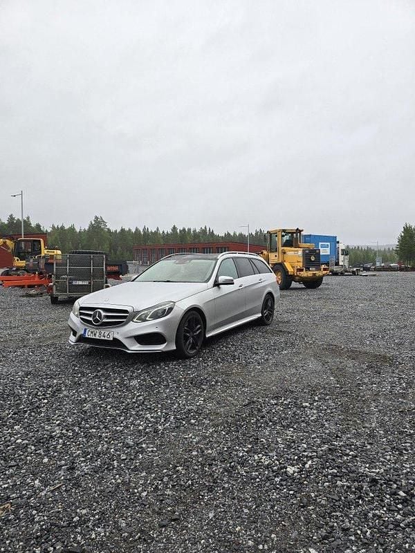Silver Begagnad 2014 Mercedes E350 Avantgarde Kombi | 185 000 kr (Marknadspris) - Bild 1/4