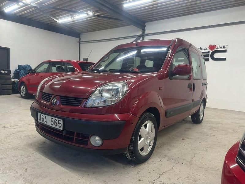 Begagnad Renault Kangoo Privilege 95 HK (69 kW) 2003 Röd Minibuss