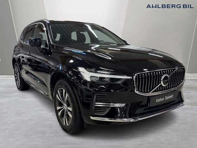 Svart Begagnad 2023 Volvo XC60 Core SUV | 384 500 kr (Superpris) - Bild 1/3