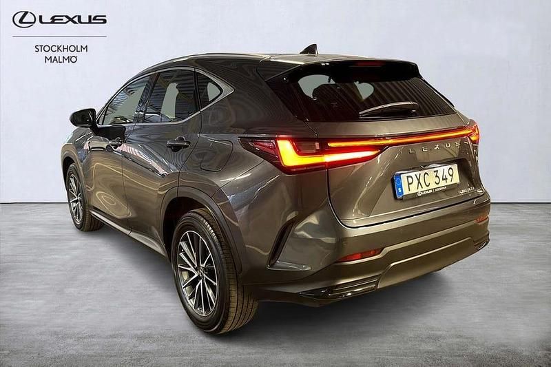 Begagnad Lexus NX450h+ Business Edition 313 HK (230 kW) 2022 Grå SUV