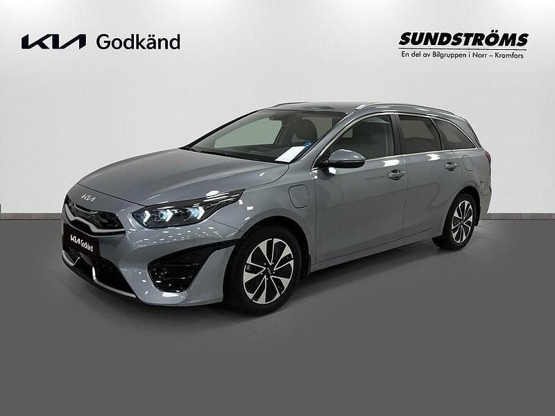 Grå Begagnad 2022 Kia Ceed Sportswagon Advance Kombi | 299 900 kr (Dyr) - Bild 1/4