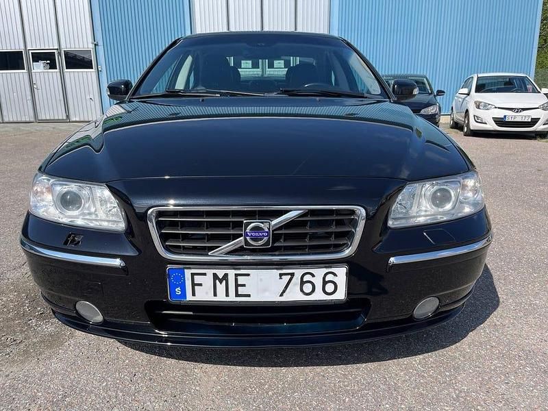Begagnad Volvo S60 Summum 141 HK (103 kW) 2009 Svart (svart metallic) Sedan