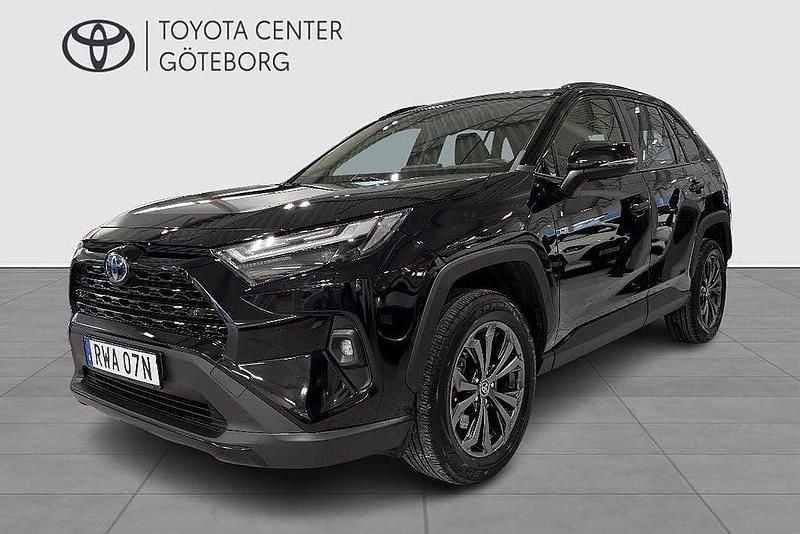 Svart Begagnad 2022 Toyota RAV4 Hybrid Executive SUV | 379 900 kr (Bra pris) - Bild 1/3