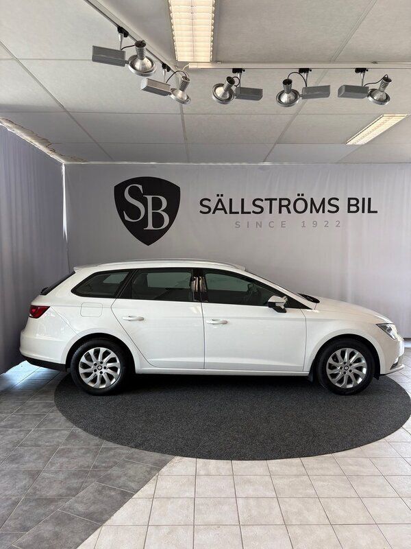 Vit Begagnad 2016 Seat Leon ST Style Kombi | 124 900 kr (Bra pris) - Bild 1/4